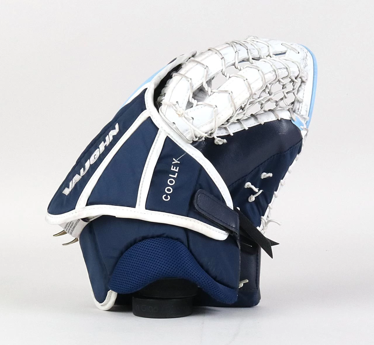 Regular - Vaughn Velocity V9 Navy Blue Glove - Devin Cooley Nashville Predators #5 2 Regular - Vaughn Velocity V9 Navy Blue Glove - Devin Cooley Nashville Predators #5 - Image 2