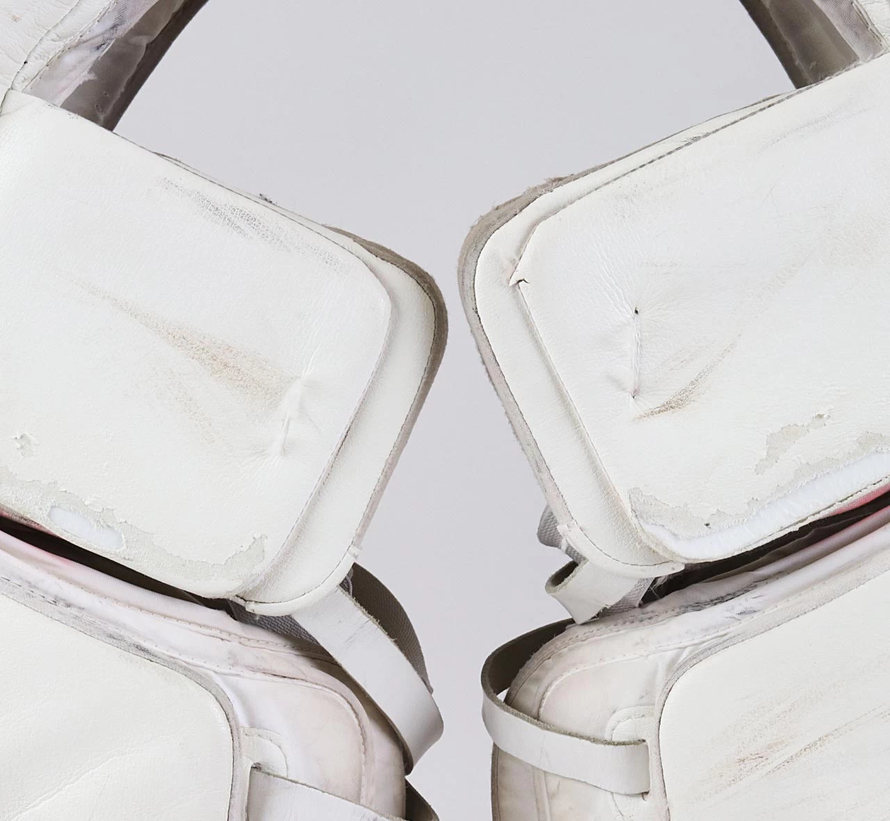 37" - CCM Premier White Pads - Green Bay Gamblers 3 37" - CCM Premier White Pads - Green Bay Gamblers - Image 3