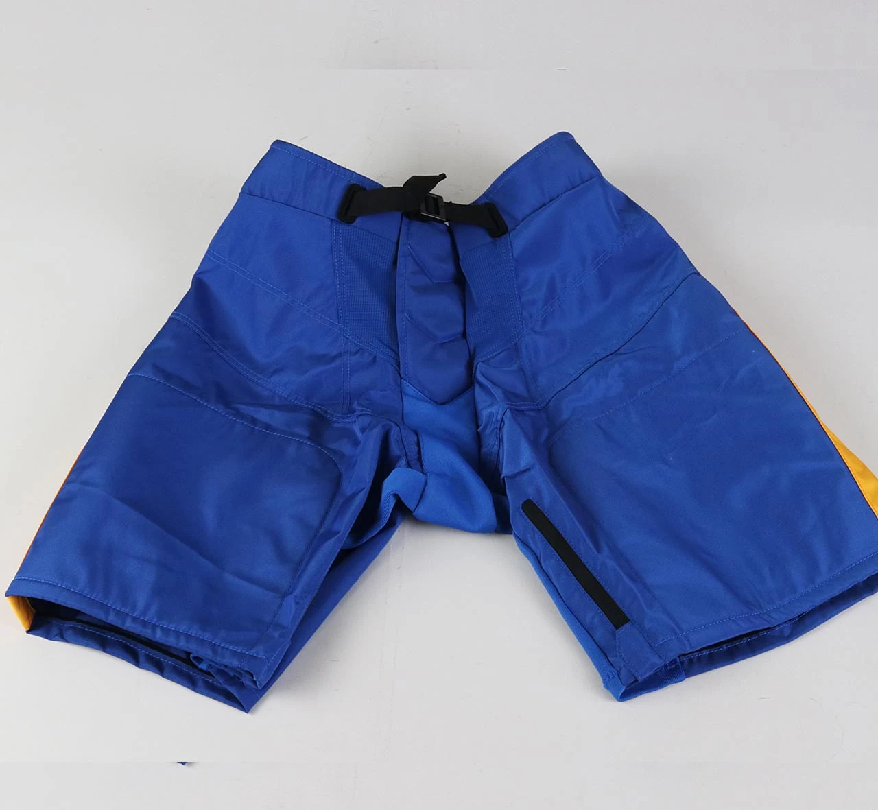 Size XL - Warrior Covert QRE Girdle Shell - Team Stock Buffalo Sabres 1 Size XL - Warrior Covert QRE Girdle Shell - Team Stock Buffalo Sabres