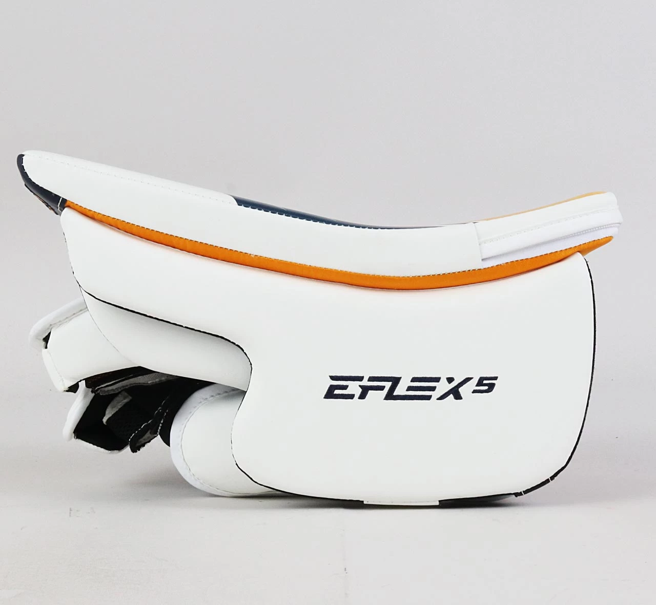 Regular - CCM Extreme Flex 5 White Blocker - David Rittich Nashville Predators #2 4 Regular - CCM Extreme Flex 5 White Blocker - David Rittich Nashville Predators #2 - Image 4